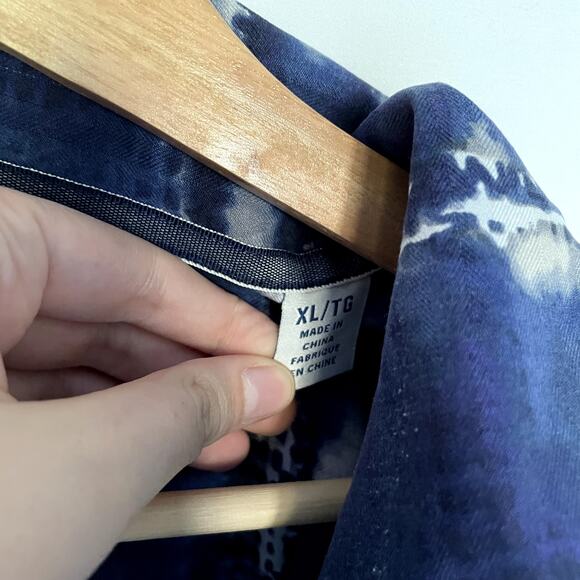 Tommy Bahama silk blue patterned button down short sleeved shirt men's size XL - Picture 5 of 7